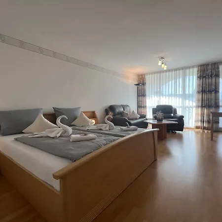 Schloss - & Wellnessanlage 3*