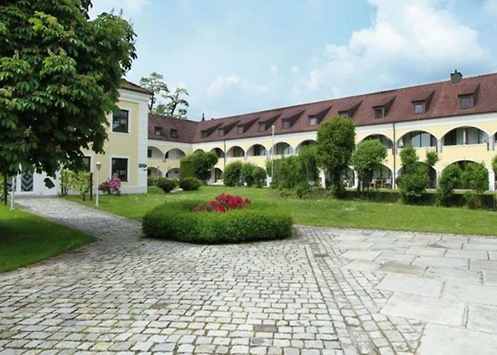Schloss - & Wellnessanlage