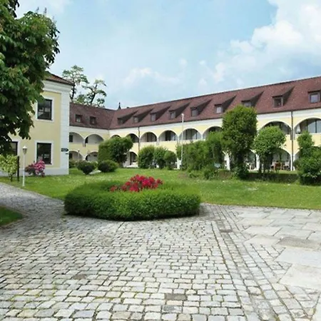 Schloss - & Wellnessanlage